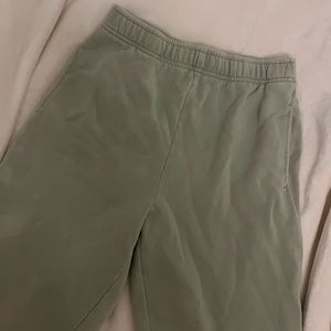 Green aritzia cozy fleece sweatpants
